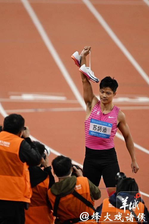 苏炳添谢幕战获4×100米接力第四 湖北队夺得冠军