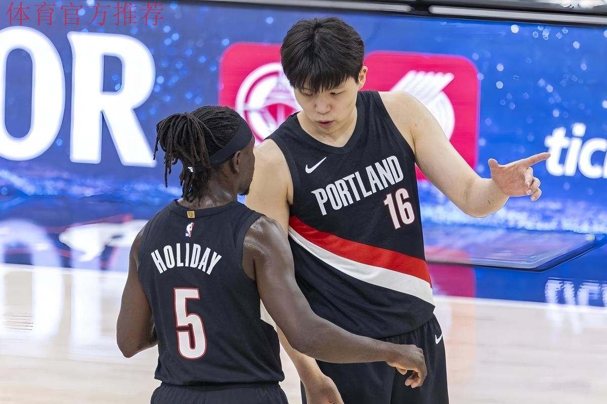 杨瀚森11中8砍18+10+4！关键暴扣+制胜篮板 命中神仙三分可惜超时